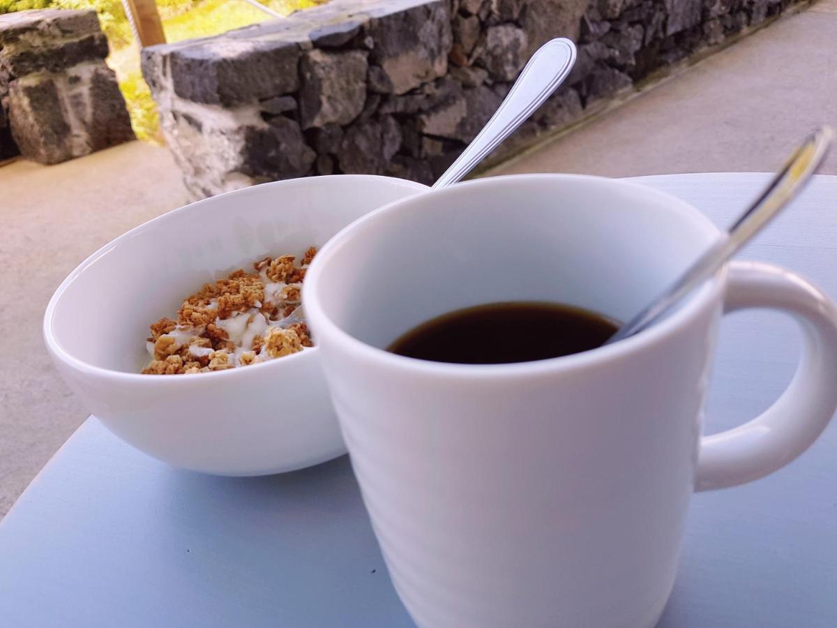 Casa Dos Caldeiras Acomodação com café da manhã Lajes do Pico Exterior foto
